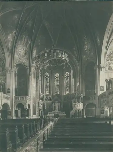 Foto Innenansicht eines Doms, Altar, Kanzel, Ehrenloge