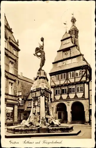 Ak Gießen an der Lahn Hessen, Rathaus und Kriegerdenkmal