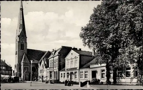 Ak Marne in Holstein Dithmarschen, Markt mit Kirche