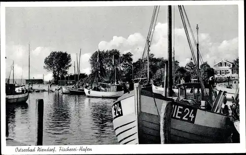 Ak Niendorf Neuhof, Blick auf den Fischerei Hafen, Boot