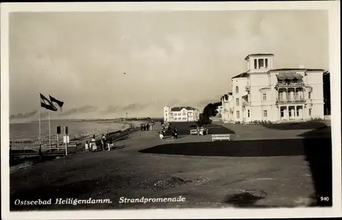 Ak Seebad Heiligendamm Bad Doberan, Strandpromenade, Partie mit Strandhäusern