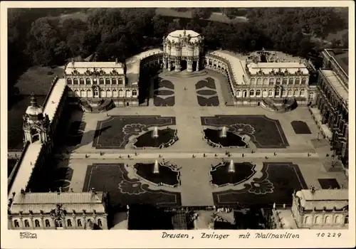 Ak Dresden Altstadt, Zwingeranlagen mit Wallpavillon, Fliegeraufnahme