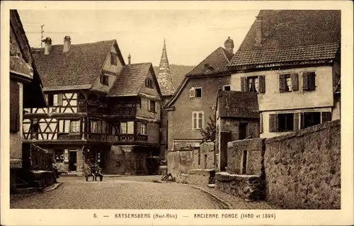 Ak Kaysersberg Kaysersberg Elsass Haut Rhin, Ancienne Forge, Straßenpartie an der alten Schmiede