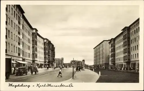 Ak Magdeburg, Karl Marx Straße, Geschäfte, Passanten
