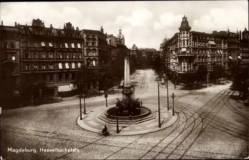 Ak Magdeburg, Hasselbachplatz, Ehrenmal