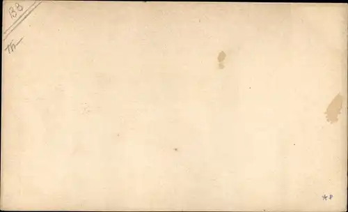 Ak Pierrot, zwei Jungen in Kostümen, Hut