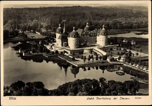 Ak Moritzburg in Sachsen, Schloss Moritzburg bei Dresden, Fliegeraufnahme, Hahn 10080