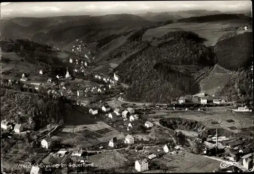 Ak Eveking Werdohl im Sauerland, Luftbild, Panorma