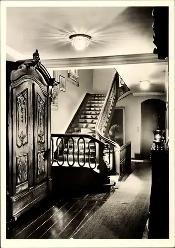 Ak Offenburg im Schwarzwald Ortenaukreis, Das Treppenhaus im Hotel Sonne, Schrank, Lampe