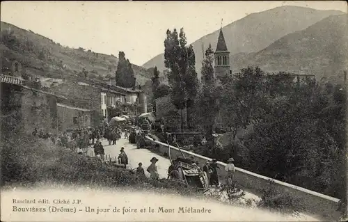 Ak Bouvières Drôme, Un jour de foire et le Mont Mielandre