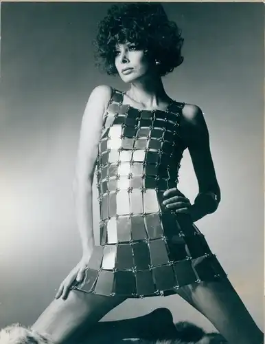Foto Paco Rabanne, Remanit Kleid, Deutsche Edelstahlwerke AG, Model, Reklame