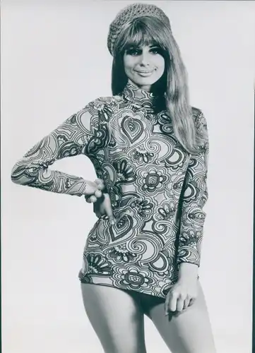 Foto Benger Ribana, Model in Flavia Rollkragenpullover, Reklame