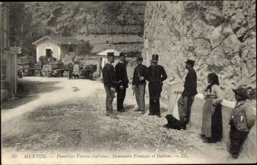 Ak Menton Alpes Maritimes, Frontière Franco Italienne, Douaniers Francais et italiens