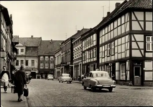 Ak Grabow in Mecklenburg, Straßenansicht, Autos