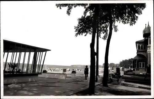 Foto Ak Ostseebad Niendorf Timmendorfer Strand, Promenadenpartie