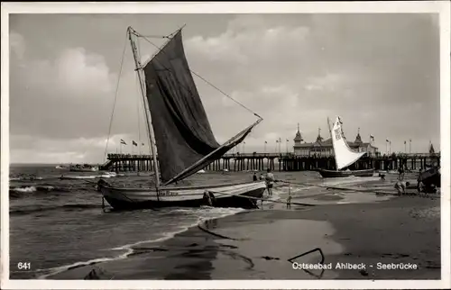 Ak Ostseebad Ahlbeck Heringsdorf auf Usedom, Seebrücke, Segelboote