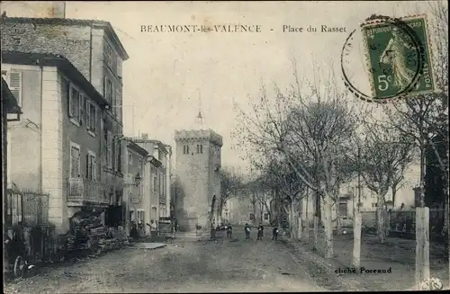 Ak Beaumont les Valence Drôme, Place du Rasset