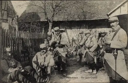 Ak Haute Alsace Elsass Haut Rhin, französische Soldaten in Uniform, Un Casse Croute