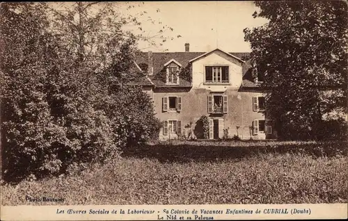 Ak Cubrial Doubs, Le Nid et sa Pelouse