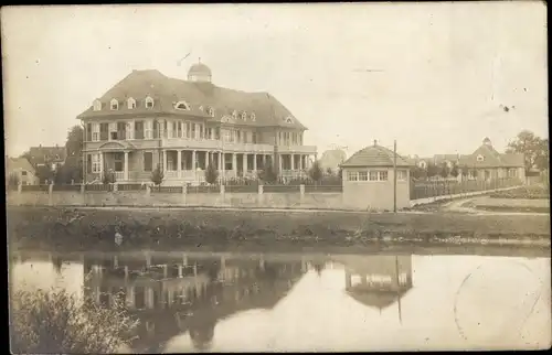 Foto Ak Kehl am Rhein, Flusspartie, Gebäude