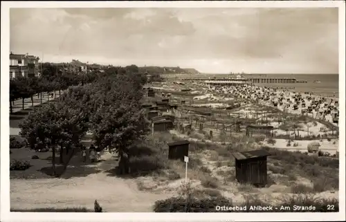 Ak Ostseebad Ahlbeck Heringsdorf auf Usedom, am Strande