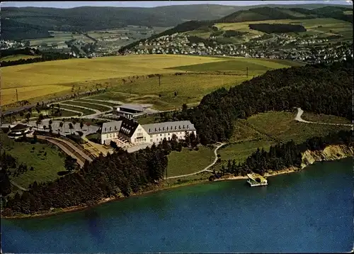 Ak Meschede im Sauerland, Hennesee Hotel, Henne Stausee, Fliegeraufnahme