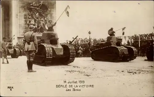Ak Paris, Les Fetes de la Victoire 1919, Le Defile, Les Tanks