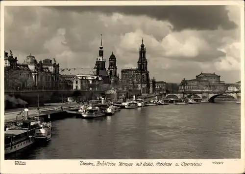 Ak Dresden, Brühl'sche Terrasse, Schloss, Hofkirche, Opernhaus