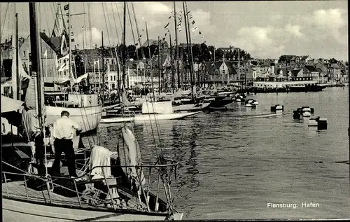 Ak Flensburg in Schleswig Holstein, Hafenpartie