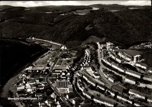 Ak Ütterlingsen Werdohl im Sauerland, Blick auf den Ort, Fliegeraufnahme