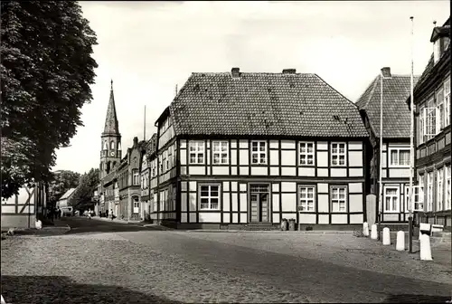 Ak Dömitz an der Elbe, Marktplatz, Straße der Nationalen Einheit