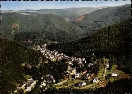 Ak Bad Bertrich an der Mosel Eifel, Totalansicht der Ortschaft, Fliegeraufnahme