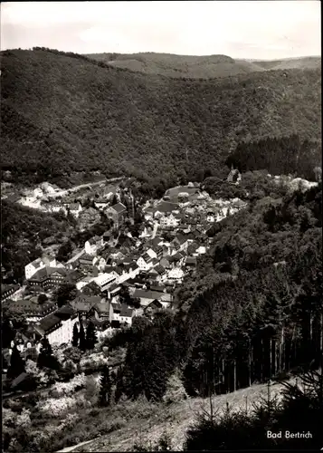 Ak Bad Bertrich an der Mosel Eifel, Blick auf den Ort