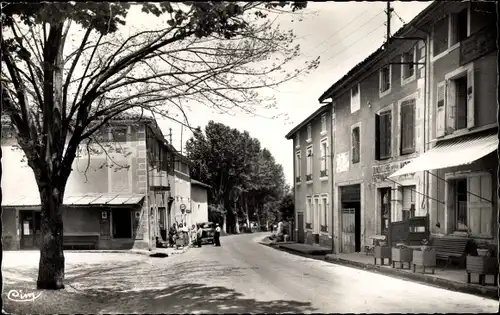 Ak Lens Lestang Drôme, La Place de la Bascule, Hotel Veyret