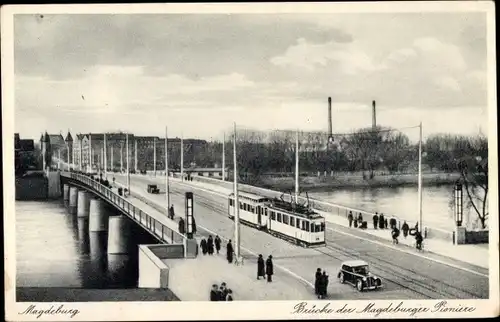 Ak Magdeburg, Brücke der Magdeburger Pioniere, Straßenbahn