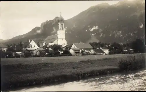Foto Ak Unbekannter Ort, Ortschaft, Kirche, Bayern ?