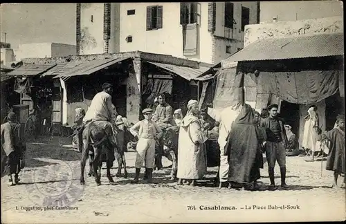 Ak Casablanca Marokko, vue générale de la Place Bab el Souk