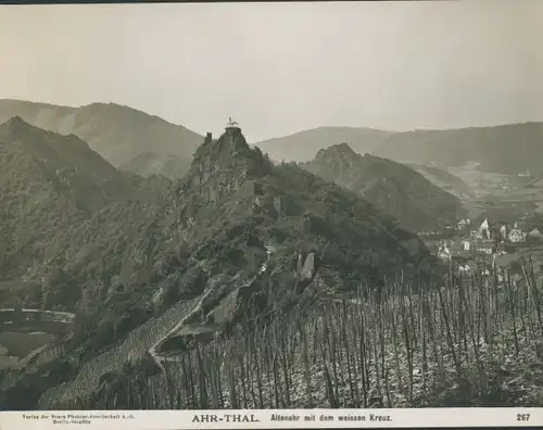 Foto Altenahr im Ahrtal, Panorama mit dem weißen Kreuz, NPG 267