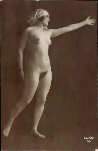 Ak Erotik, Frauenakt, stehend