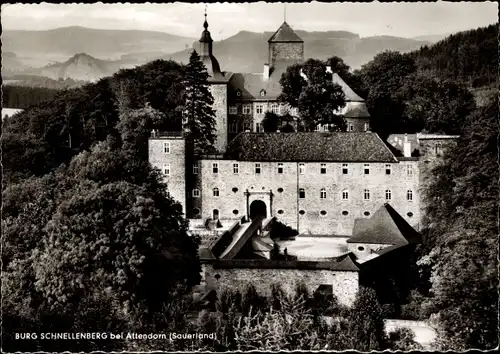 Ak Attendorn im Sauerland, Schloss Schnellenberg