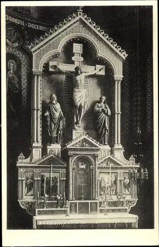 Foto Ak Innenraum Kirche, Kathedrale, Kruzifix