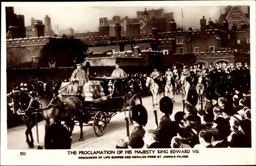 Ak Proclamation of King Edward VIII., Procession of Life Guards and Heralds, St. James's Palace
