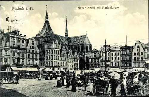 Ak Rostock i. M., Neuer Markt mit Marienkirche