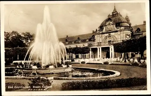 Ak Bad Oeynhausen in Westfalen, Staatl. Kurhaus, Springbrunnen