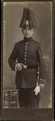 CdV Deutscher Soldat in Uniform, Paradehelm, Portrait