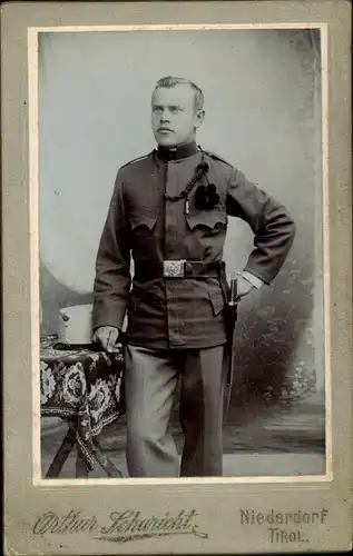 CdV Kuk Soldat in Uniform, Portrait