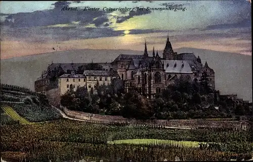 Künstler Ak Bad Neuenahr Ahrweiler in Rheinland Pfalz, Kloster Calvarienberg bei Sonnenuntergang