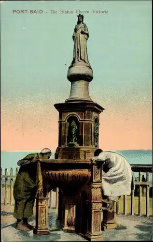 Ak Port Said Ägypten, Statue of Queen Victoria, Brunnen, Einheimische