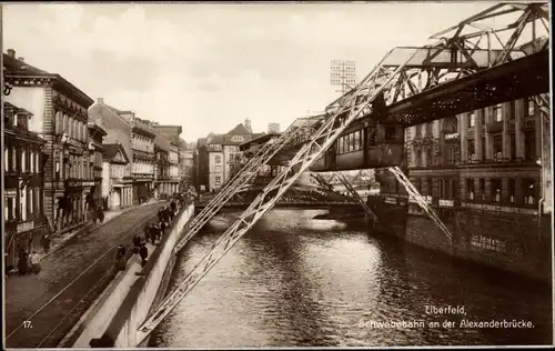 Ak Elberfeld Wuppertal, Schwebebahn an der Alexanderbrücke