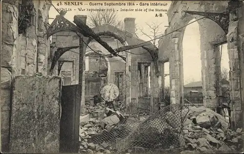 Ak Senlis Oise, Gare Intérieur, Guerre Septembre 1914